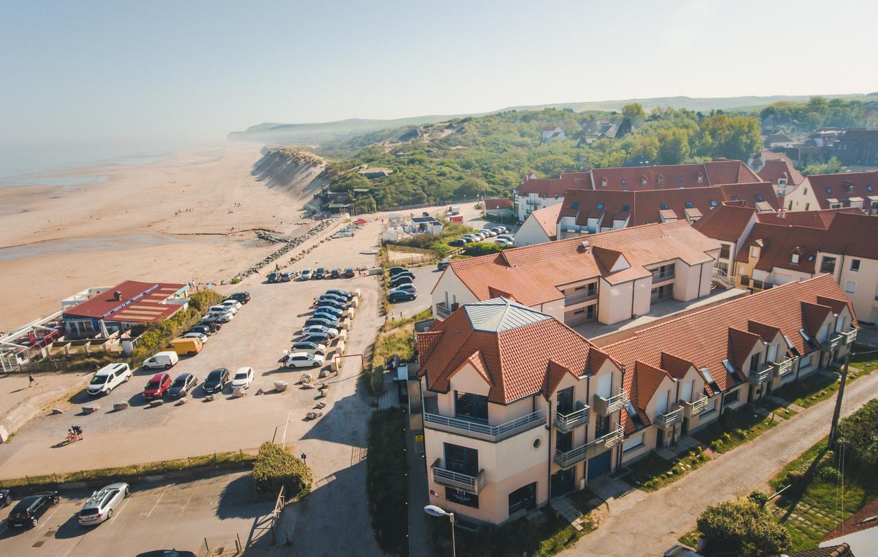 Logis- Hotel De La Baie De Wissant & Appartements Bagian luar foto